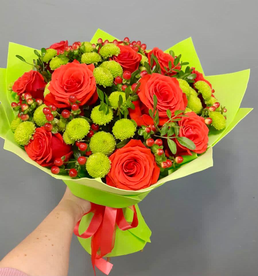 Букет цветов из: Хризантемы и Розы в Ясенской