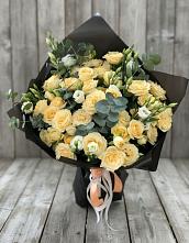 Букет цветов из:  Розы и Лизиантусы в Ясенской