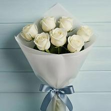 Букет 7 Белых роз Эдлесс Лав в Ясенской