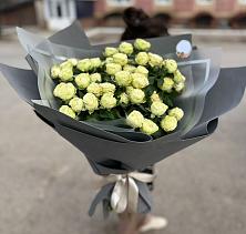 Букет Белые кустовые розы Солинеро в Ясенской