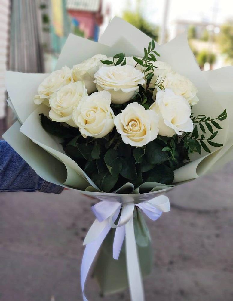 Букет Белые розы Проуд в Ясенской