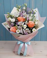 Букет цветов из:  Лизиантусы, Розы, Альстромерии и Гипсофила в Ясенской