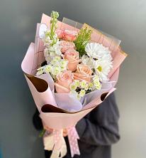 Букет цветов из:  Хризантемы и Розы в Ясенской