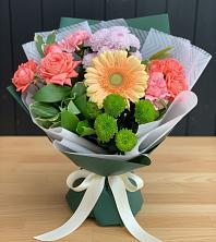 Букет цветов из:  Гвоздики, Розы, Герберы и Хризантемы в Ясенской