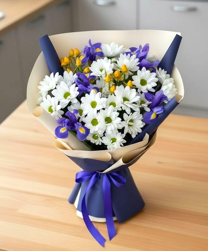 Букет цветов из: Розы, Ирисы и Хризантемы в Ясенской