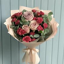 Букет цветов из:  Гвоздики и Розы #REPLACE_PRED# Ясенской